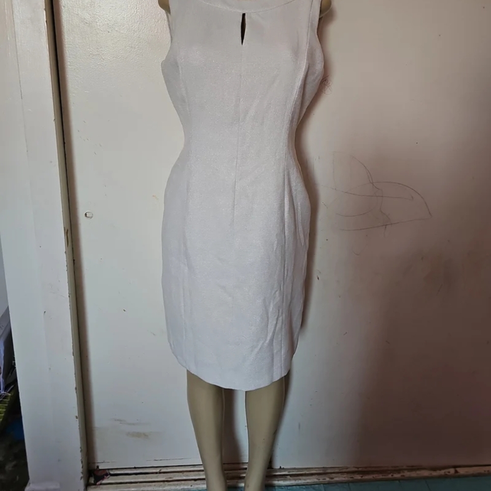 Chic White Sleeveless Midi Dress